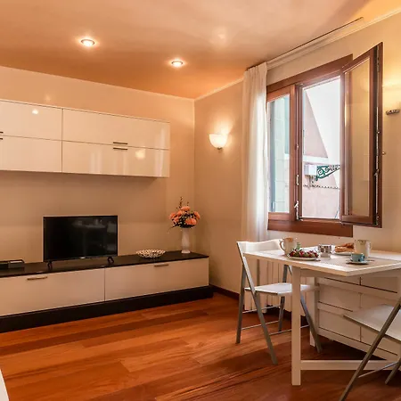 Apartment The Star Close To Biennale & Arsenale *